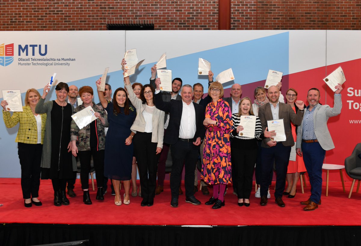 Congratulations to all @MTU_ie colleagues who received their certificate in Higher Education Leadership today. Well done to you all for your learning & commitment. Great end to an excellent Leadership in Higher Education summit @Piofenton @hea_irl