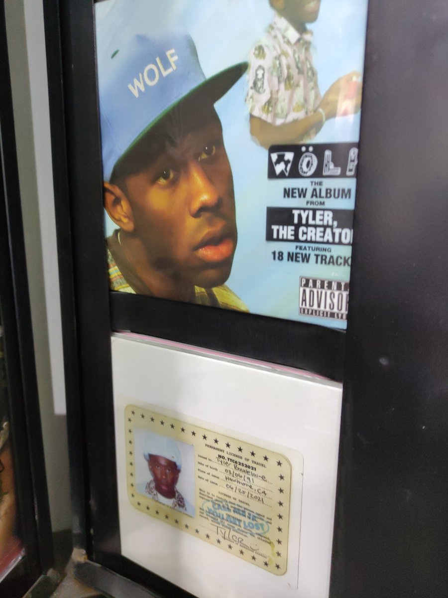 Un poco de hip hop en las paredes de la disque...venite
#hiphop #HipHop50 #travisscott
#tylerthecreator