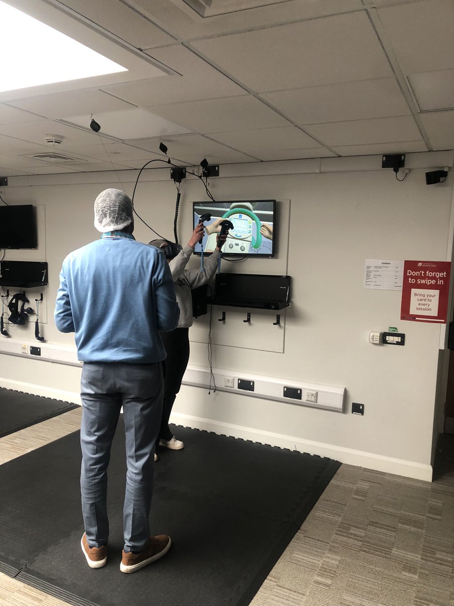 UniBradOutreach's tweet photo. We welcomed students from @BeckfootOakbank today for sessions on Midwifery and Diagnostic Radiography! The students had a go at doing some XRays and used the VR technology to practise! https://t.co/4PpGGdGDQ3