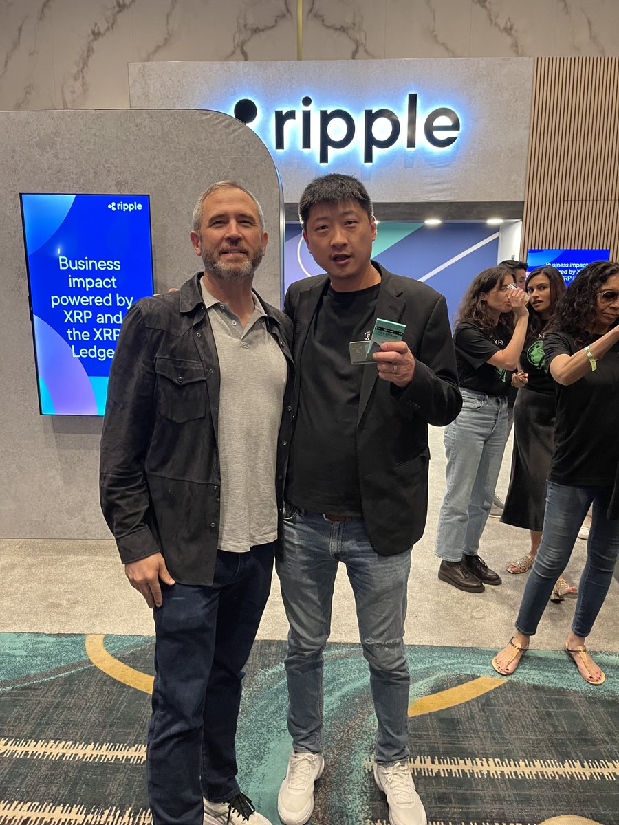 Today at the XRP Las Vegas conference, we had the opportunity to meet @bgarlinghouse and engage with the XRP community on self-custodial cold storage solutions and the future of money. #XRP #Crypto