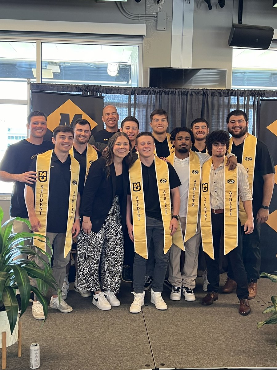 Congratulations to our wrestling graduates!  #MIZ #TigerStyle