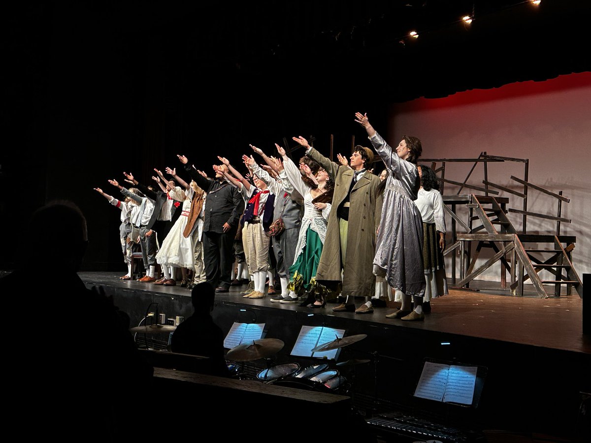 LexPerformArts's tweet image. If you didn’t get a chance to see the opening of LHS’ production of Les Miserables last night don’t miss out tonight or tomorrow! It’s excellent and beyond worthwhile! So proud of the students and their directors! @lexingtonsuper @NotesByMrsC @folmads @LexingtonHSMa