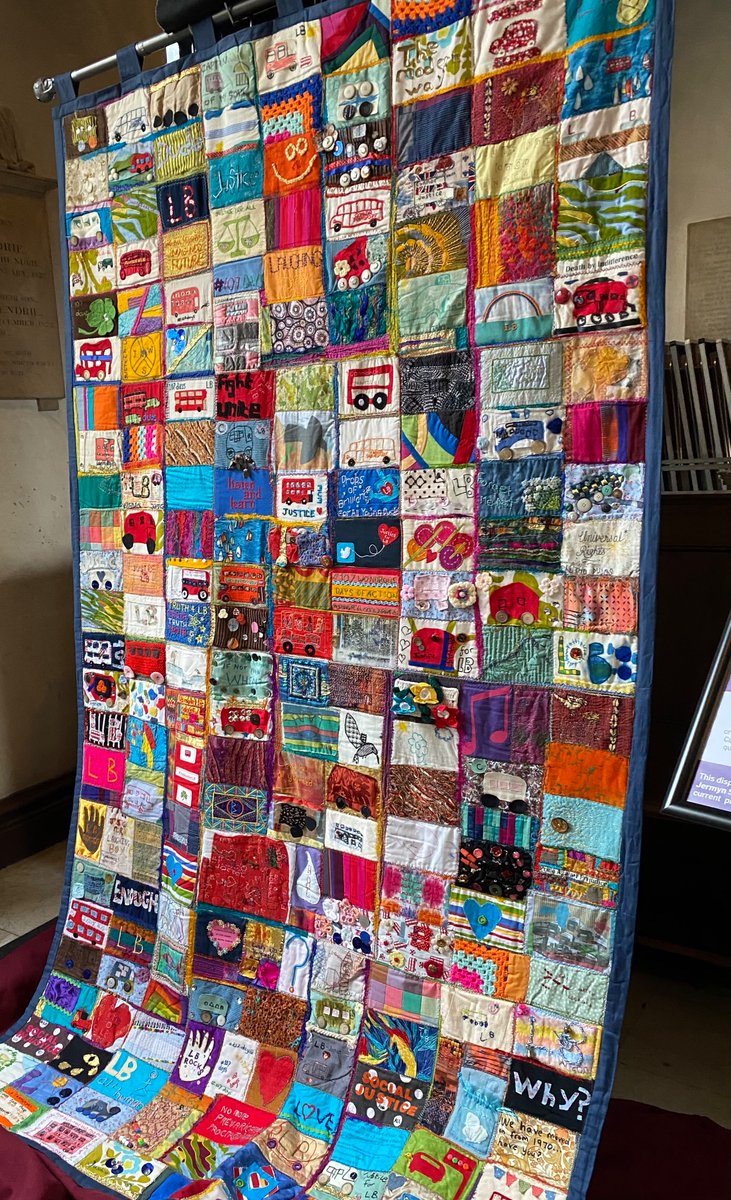 The #JusticeForLB #quilt is a thing of rare beauty indeed ( the lady was surprised when I said I'd come for the #quilt not the book signing, but I stayed for that too!) #LaughingBoy @StJPiccadilly @Waterstones @JSTheatre @DoctorChrisVT