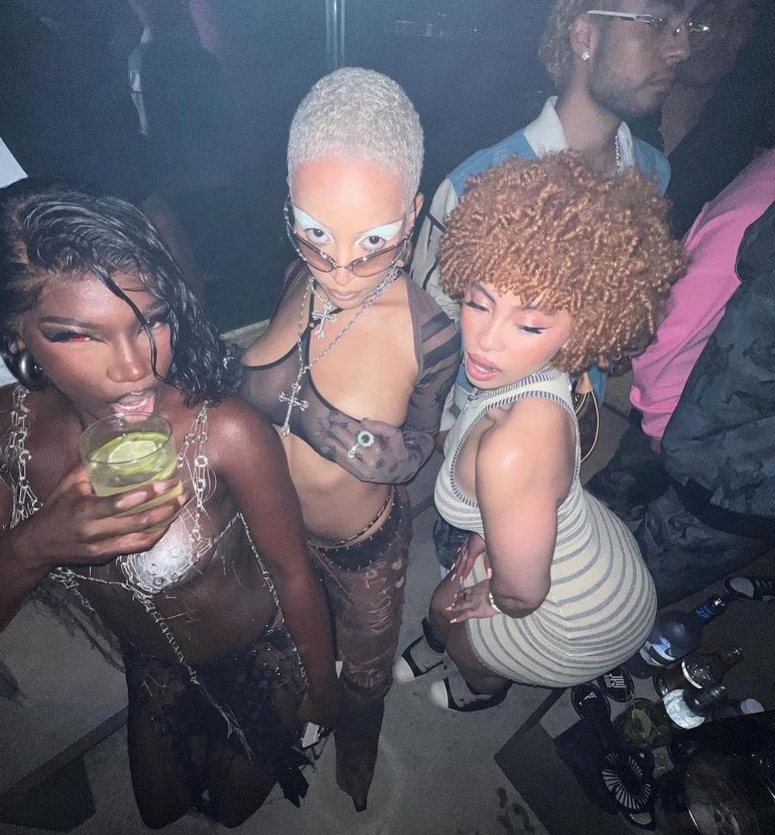 EXECUTIVEXMEDIA's tweet photo. “There’s no female rap unity without beef”
Doja Cat: Ice Spice and Doechii open #TheScarletTour
#Iceja and #Doeja are the perfect example of genuine #FemaleRapUnity. Queens https://t.co/whXslNIMNY