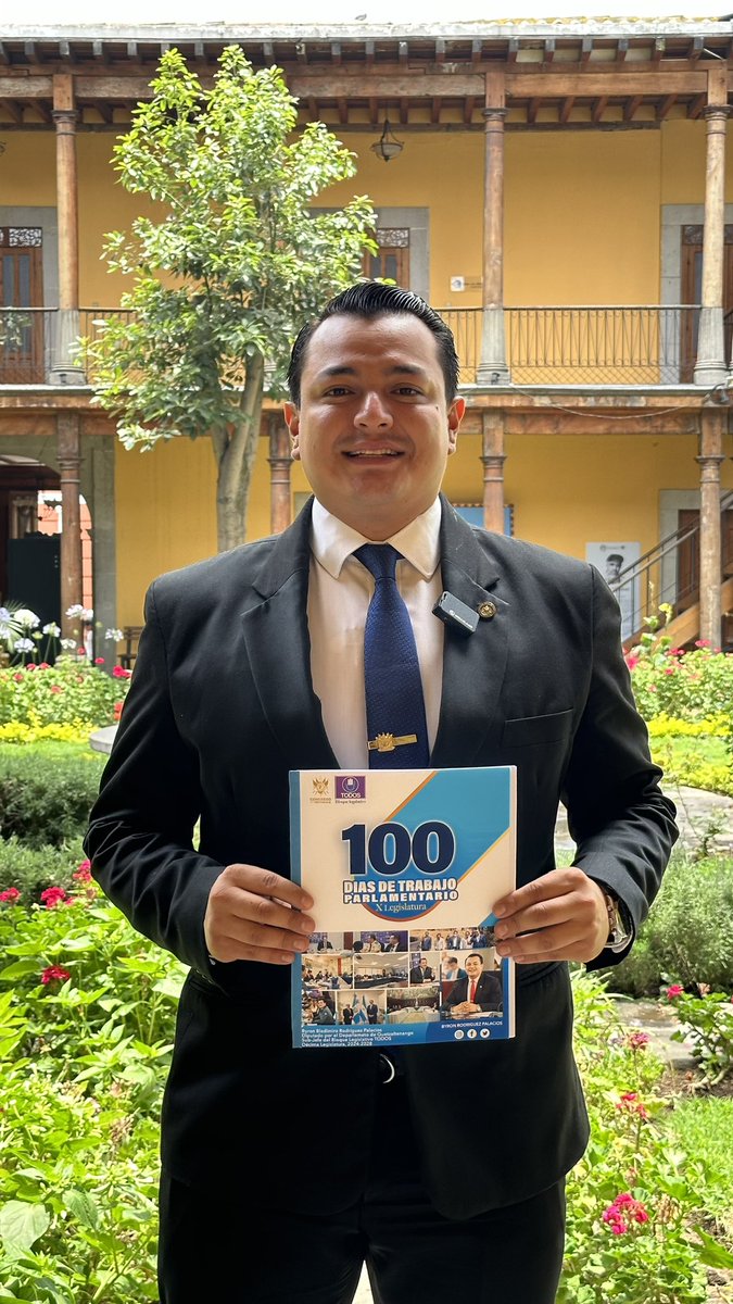 Hoy presente mi informe sobre los primeros 100 días de gestión en el Congreso de la República. Cómo diputado distrital por Quetzaltenango presente ante diversos sectores del departamento de Quetzaltenango y medios de comunicación mi informe de trabajo de los primeros 100 días…