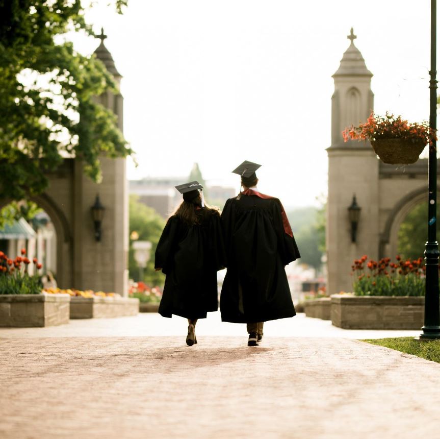 Congratulations to all of the students who are graduating today and tomorrow. Best of luck to the Class of 2024 🎓🔴 📸: @b_kerge