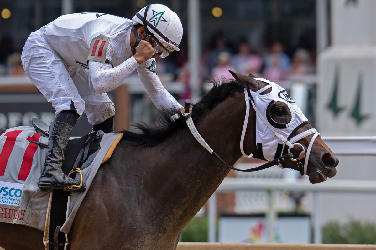 MY MANE SQUEEZE and jockey MY MANE SQUEEZE and jockey @lsaezpty win the Grade 2 Eight Belles @churchilldowns.  

📷 Jessica Morgan