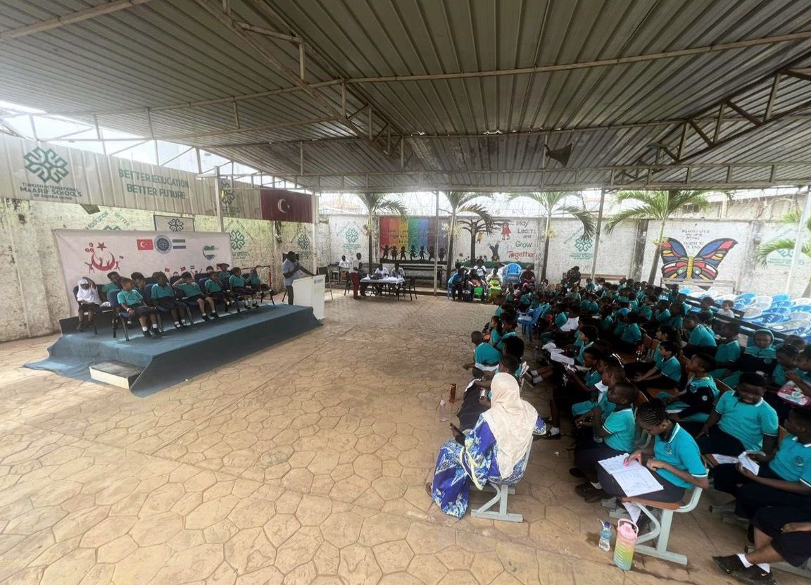 maarif_SL's tweet photo. We held our traditional spelling contest- Spelling Bee- this year with enthusiastic participation.

Geleneksel heceleme yarışmamızı bu yıl da coşkulu bir katılımla gerçekleştirdik. https://t.co/6PYupfl0qN
