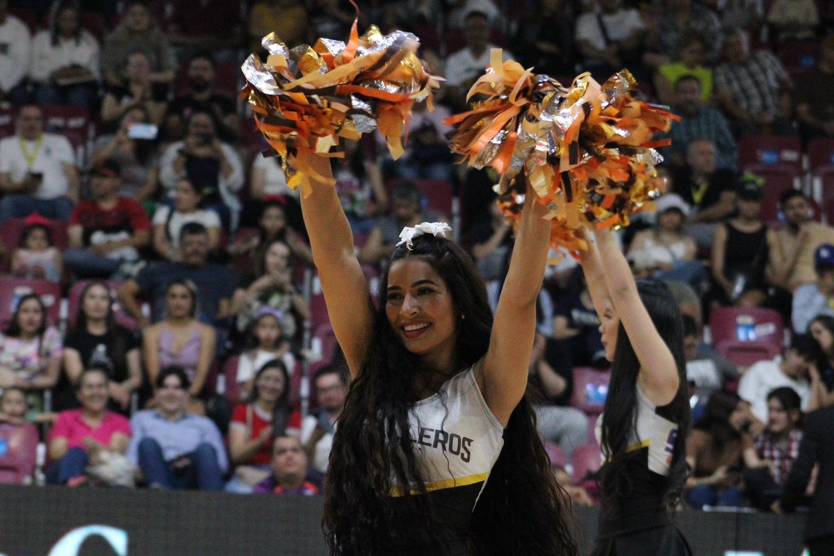 ¡LAS CABALLERITAS!🏀🛡️⚔️✨ Feliz fin de semana⭐️ y los esperamos mañana en La Fortaleza del Polideportivo JSM.-😎🙌🏻 #JaladosCuliacán #YaNosToca