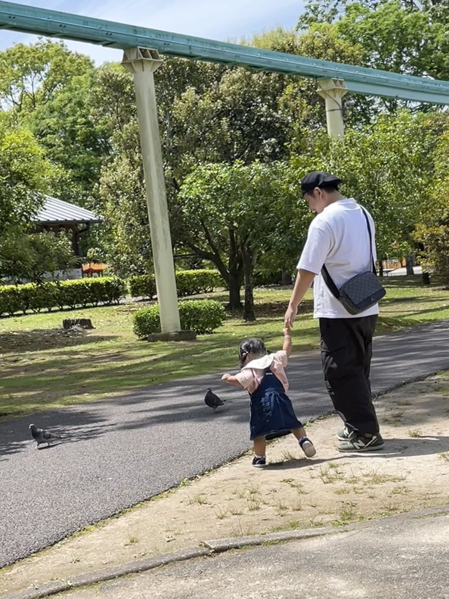 おはようございます☀️ 先日、誕生日を迎えてレベルが32に上がりました！ 当日は家族で動物園と温泉に行って参りました♨️ 家庭・仕事・addictと充実した1年にしていきたいと思います(￣^￣)ゞ モナリザTeeを見た娘の一言 「パパの彼女？」だそうですw @addict_snkrs27 #アディクターズ #addict2404