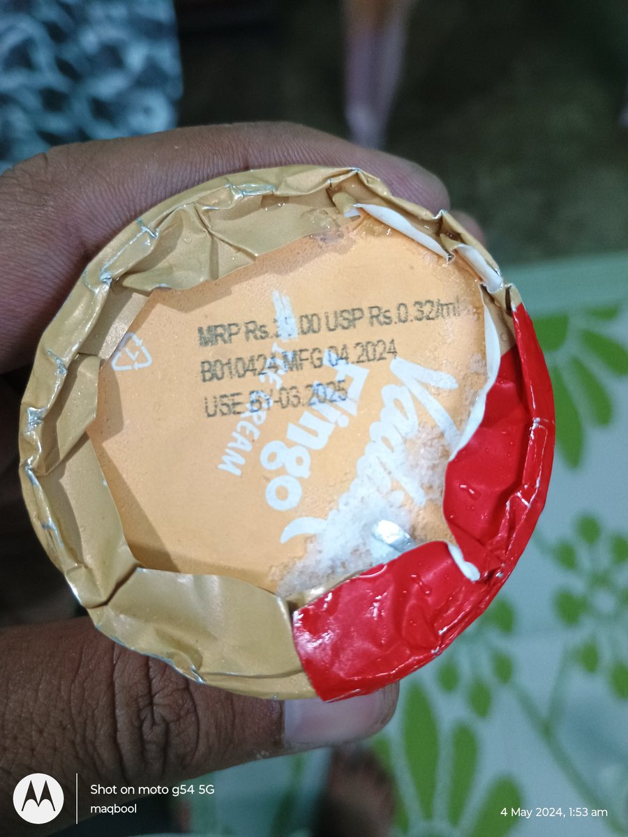 MAQBOOL96ANSARI's tweet photo. Hi sir/mam
MRP se extra Q paisa le rhe hai?
MRP 35 BUT Maine 50₹ pay kiye rs..0.32×110/ml=35.2₹ @icecreamvadilal https://t.co/JY8u4Ws7Ja