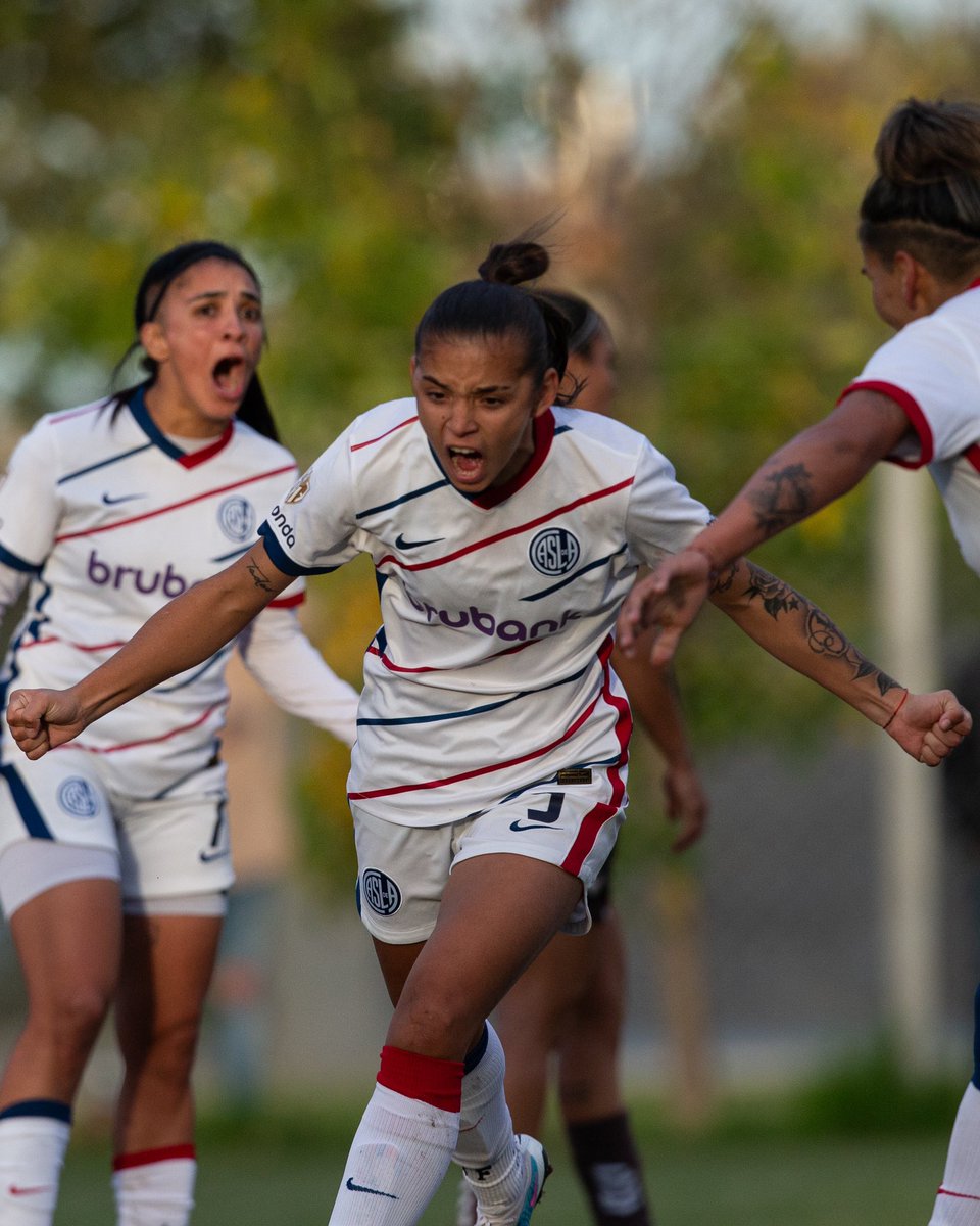 💪¡ GANOOOOÓ #SANLORENZO 

Con gol de Juana Fonseca, las santitas le ganaron 1-0 a Platense, en Ciudad Deportiva, por la octava fecha del Torneo Apertura 

🔜 En la próxima fecha se medirán ante San Luis 

#VamosLasSantitas 💪💙❤️