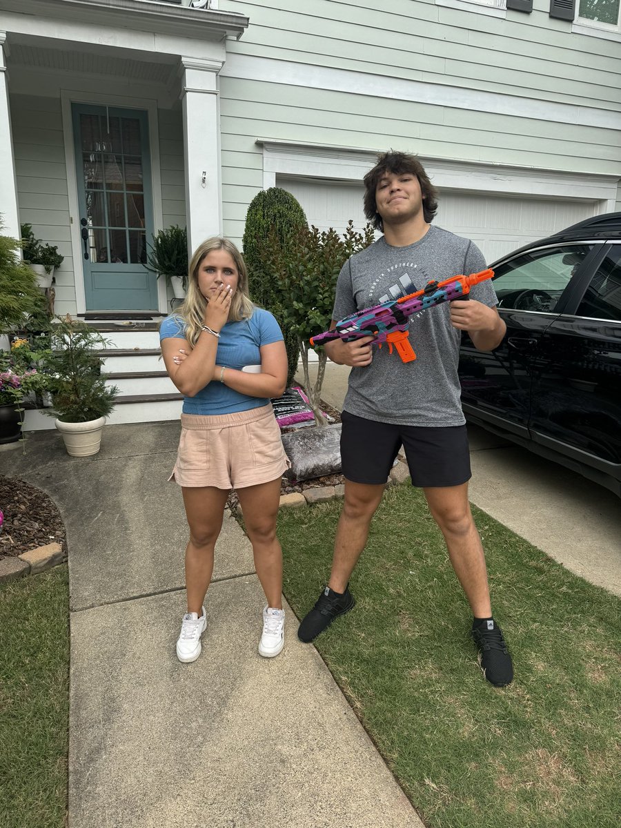 Finnnem's tweet photo. I mean this might have been the easiest nerf kill ever. 3-3 even tho they havent even shot a dart yet🦇 #cbfw @CHSwarriorsNerf @NerfClusters https://t.co/PmAsbE7X8S
