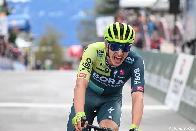 Florian Lipowitz

Grosse révélation de ces derniers jours, Lipowitz a failli créer la surprise de l'année sur le Tour de Romandie. Il a fini 3ème et a été impressionnant en montagne.
Peu de certitudes le concernant, mais avec son niveau du Romandie, il pourrait rafler gros.