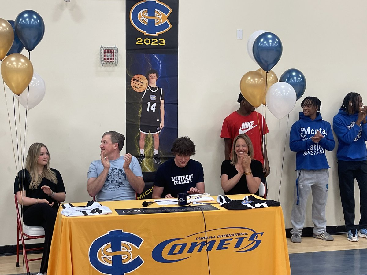 Congrats to senior guard @mikey_davis219 on signing to Montreat College❗️#COMETS☄️