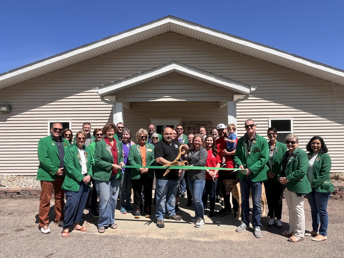 We officially welcomed Morningside Happy Tails as a new Siouxland Chamber member! They recently installed turf in their outdoor exercise area & play yards & they are making continual updates inside their facility. They offer dog boarding, daycare, and grooming.