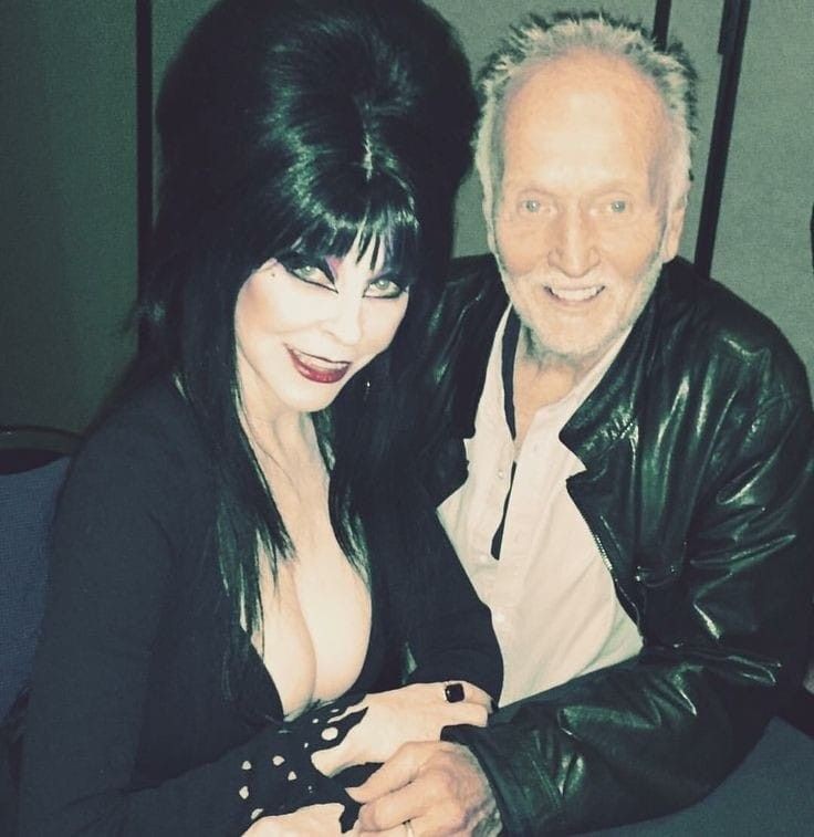 I want to play a game...

But first....Elvìra and Tobin Bell.

#Horrorfam