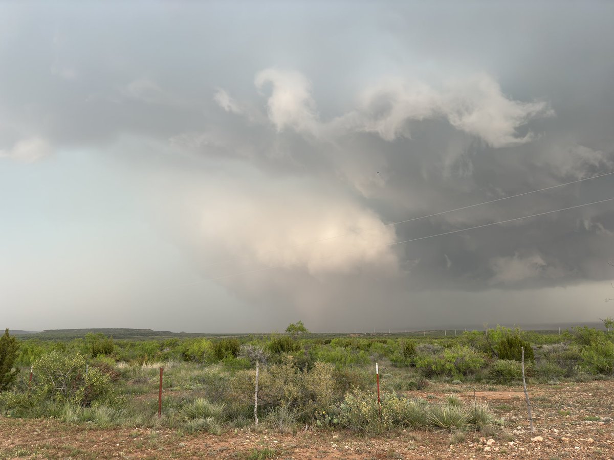 Big cone tornado NW of Robert Lee, TX @NWSSanDiego