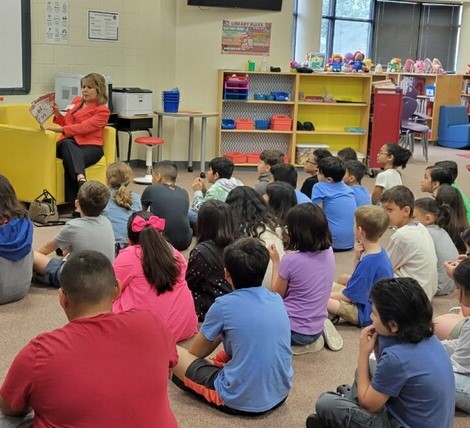 Judge Tina Torres was a guest reader for our 3rd grade students. She was here to celebrate Law Day. She read the book Legal Beagle and gifted our library the book and puppet. Thank you San Antonio Bar Foundation for this event. #OttLevelUp @NISDOtt @PrincipalBueno @adelagarza07