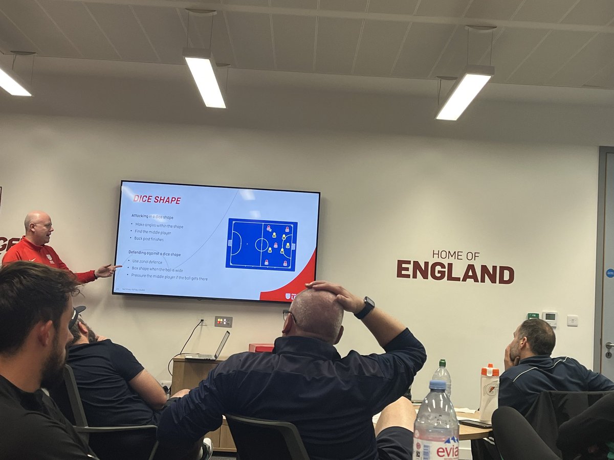More great learning 📚⚽️🧠 @EnglandLearning #futsal