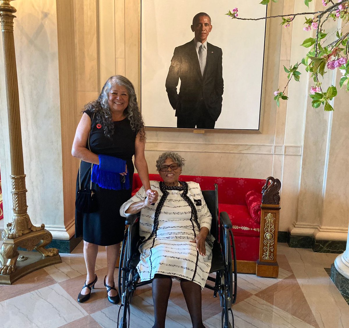 UFWupdates's tweet photo. UFW Pres. Teresa Romero is meeting with fellow Presidential Medal of Freedom honorees, including the remarkable Opal Lee. 

An educator and activist, Opal Lee was key to making Juneteenth a widely celebrated holiday. Many UFW members negotiate the day off to join civic events. https://t.co/MtUSmEHKVT