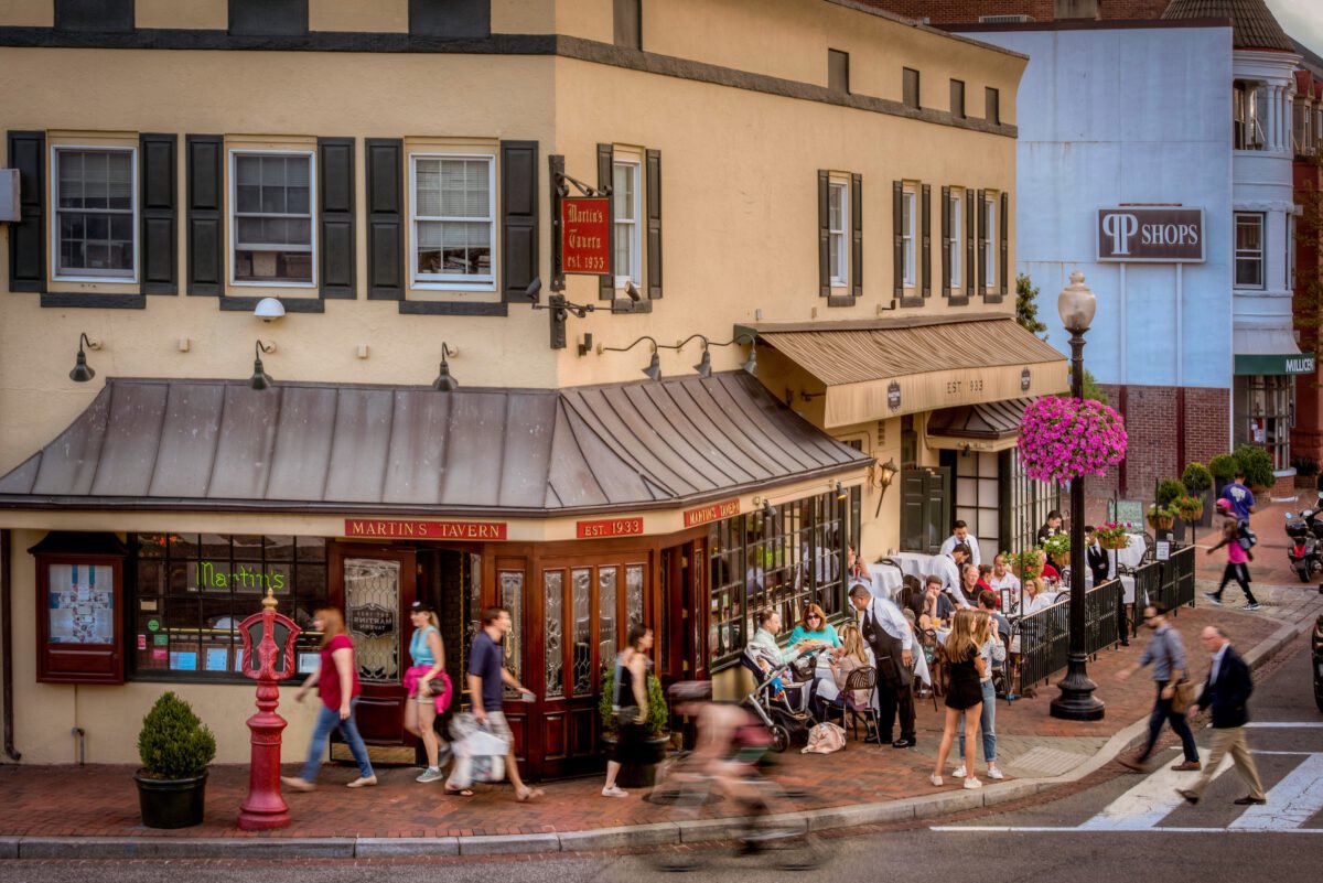 Martin's Tavern A Georgetown, Washington DC Institution It’s where JFK proposed to Jackie. Every U.S. president from Harry S. Truman to George W. Bush, has come to dine, discuss, and relax while shaping the nation’s history. The Story Of... This Weekend! .@BadBradRSR