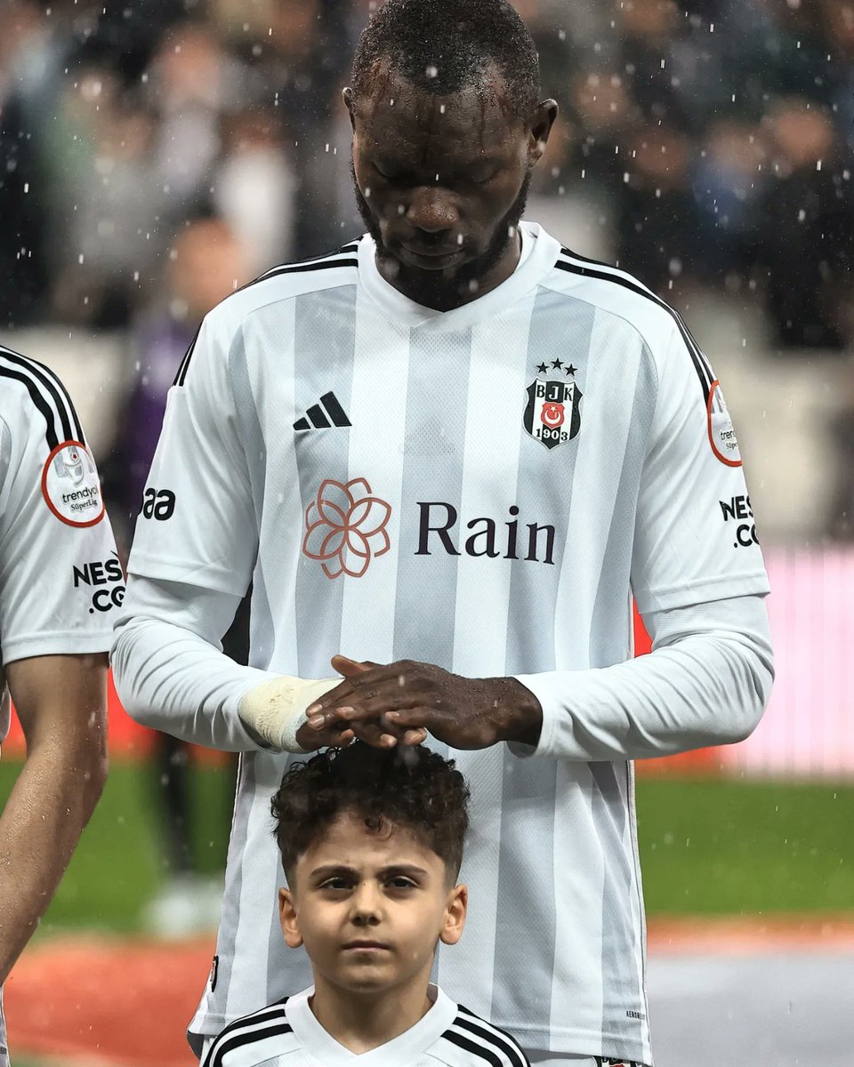 HaberKartali's tweet photo. "Beşiktaşlılık bir değerler manzumesidir…" https://t.co/fQwPs7hSGm