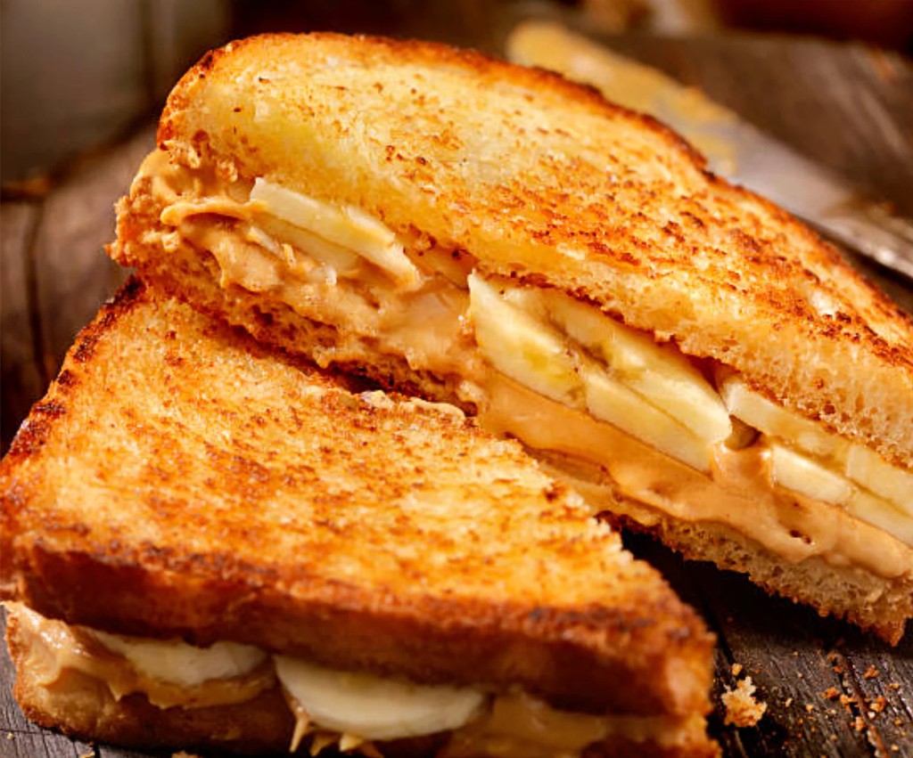 Believe us when we say, this Honey Banana Mascarpone grilled cheese recipe is pure culinary alchemy!🍌 🥪🍌Take a leap of faith & don't settle for average when you can have extraordinary. astorapiaries.com/blogs/recipes/…