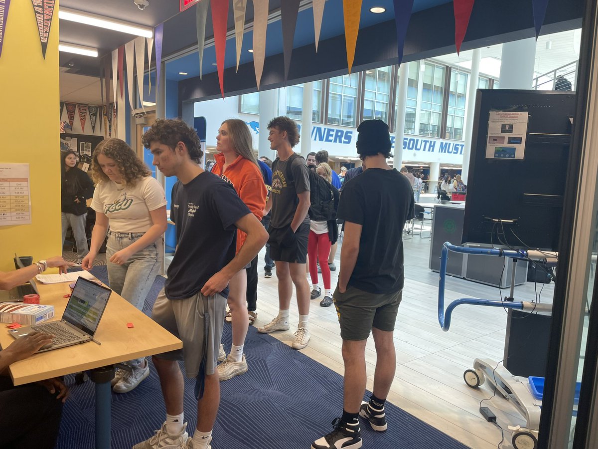 DGSCollege's tweet image. Big thanks to all the seniors you came to the non decision day celebration, we wish you the best luck with your future plans.