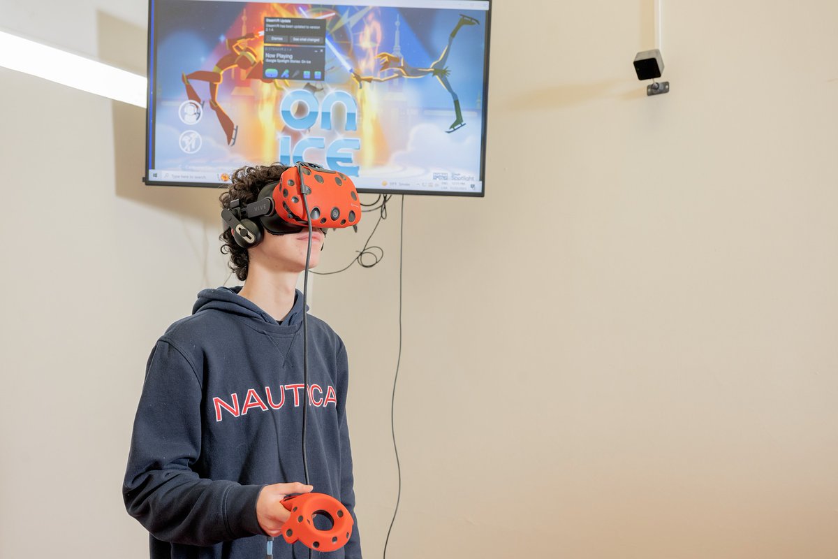 ConectaTECmx's tweet photo. ¡Conoce las nuevas áreas de #VR que están presentes en @PrepaTec!
Un nuevo espacio recreativo donde estudiantes de la institución podrán #interactuar y #aprender con la #realidadvirtual 😎
@TecdeMonterrey https://t.co/r1QTz5Z68W