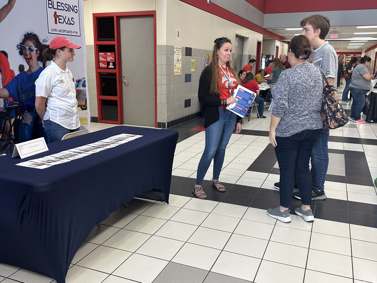 What a great evening! Local organizations offered valuable resources to families and students to support individuals with disabilities. Thank you to everyone who came out! #WeAreSplendora