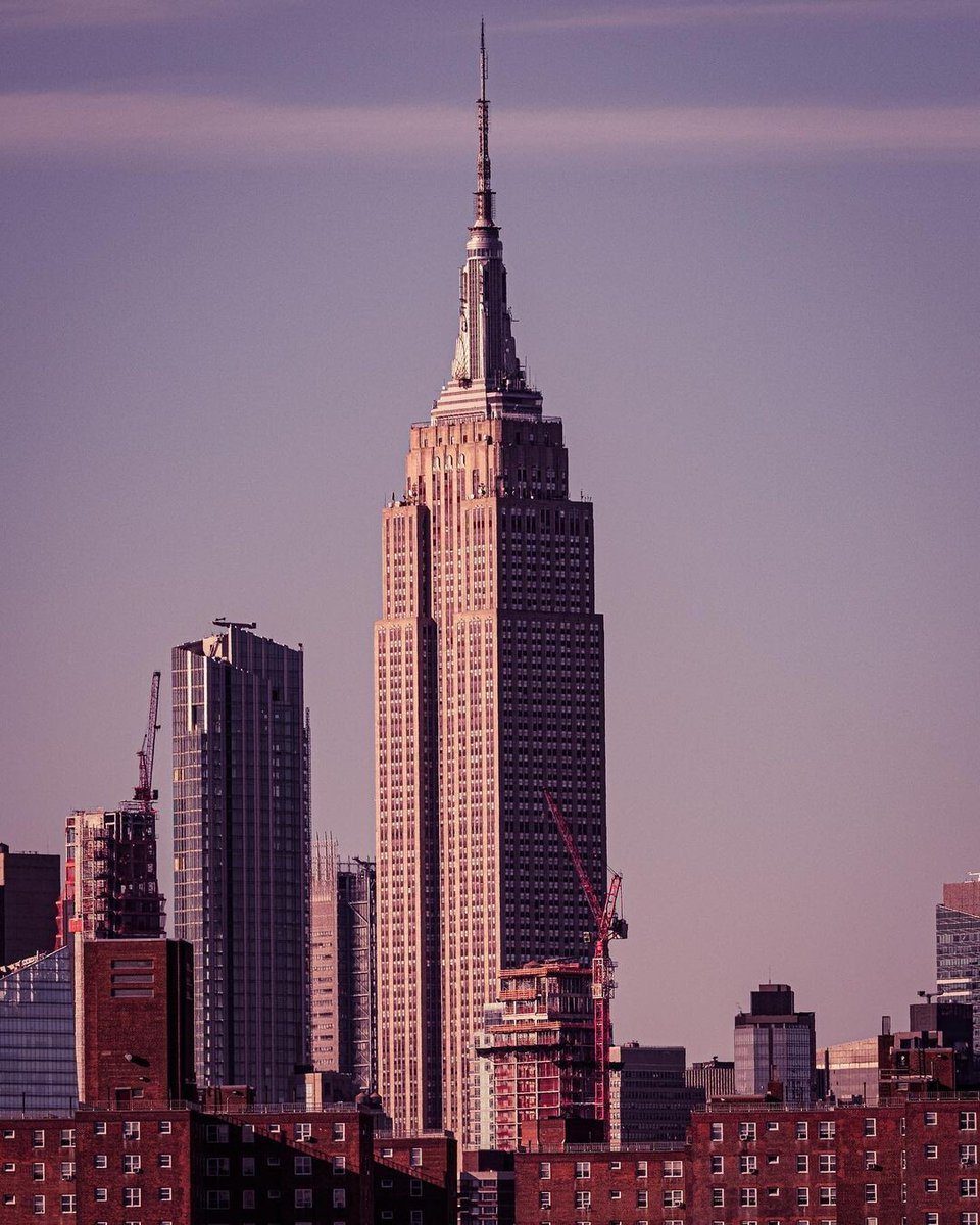 EmpireStateBldg's tweet photo. I am New York 

📷: tiagocena/IG https://t.co/Vg7916KMeN