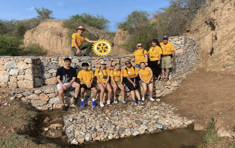 Lake Tuxpan in México was created in the 1940’s as a reservoir, but as of late has become very polluted. The Valle de Iguala Club, along with international sponsor Rotary Club of Tucson Verde, developed a successful Global Grant project to save the lake. ow.ly/7nlK50RwguS