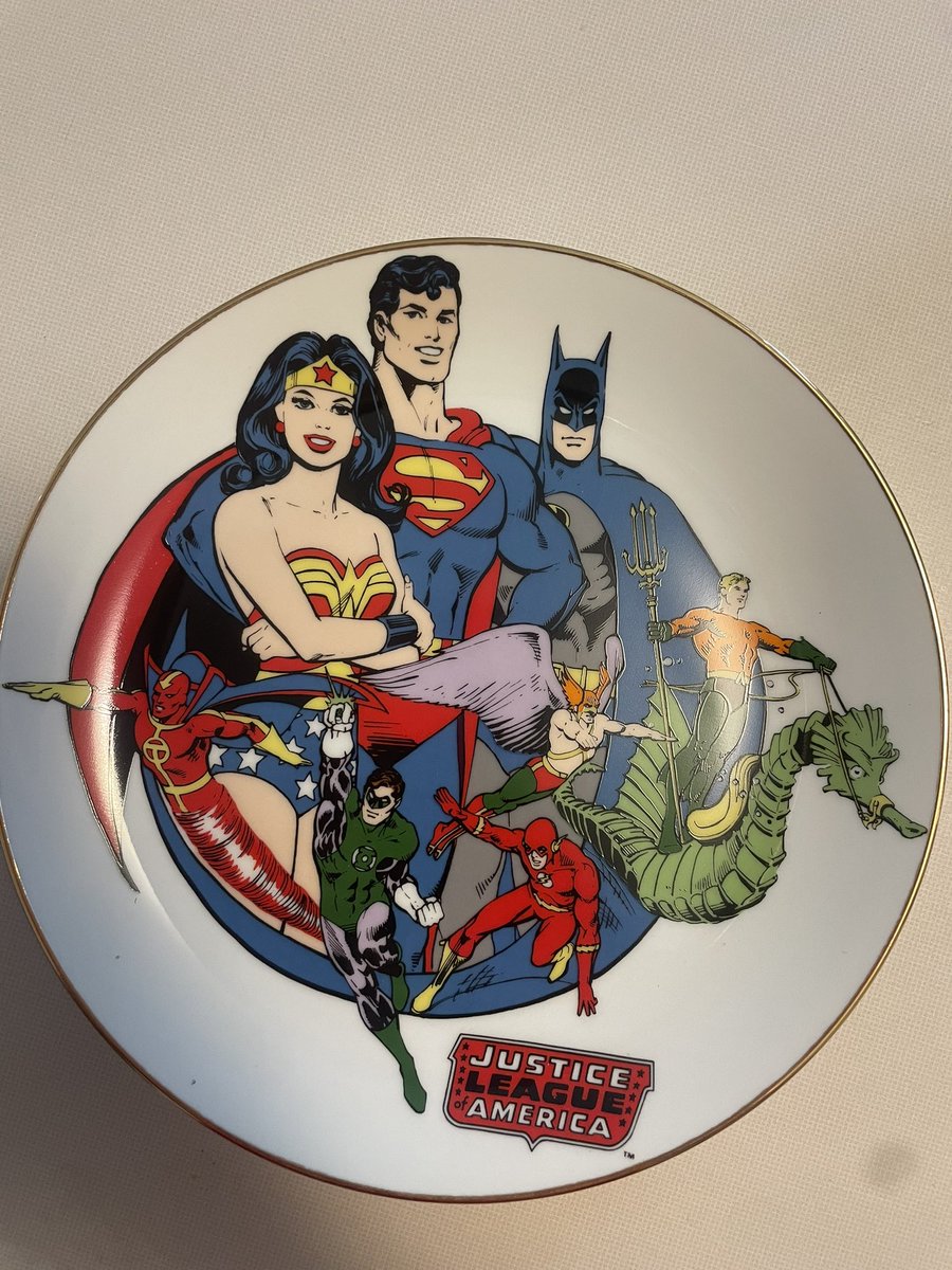 Look at this super badass 1960 Justice League dish my grandma had saved for me.