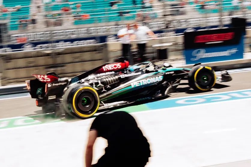 Double élimination des Mercedes en SQ2, ça ne va pas mieux pour la marque allemande… ❌ #F1 #MiamiGP