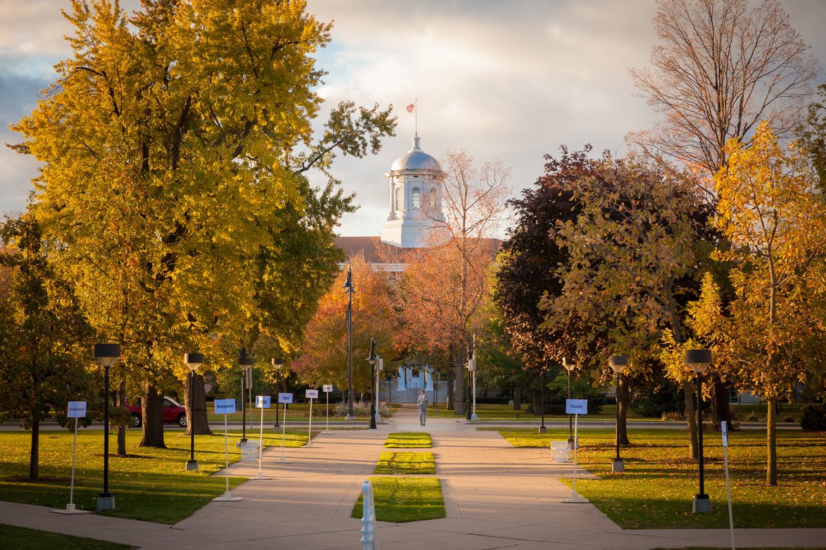 We have a few amazing opportunities open to join the @LUvikings Team ⚔️ We have 2 Full-Time positions and 1 Part-Time position open Lawrence University is located in Appleton, WI (30 minutes from Green Bay, WI & 90 minutes from Milwaukee) See the thread below 👇🏽