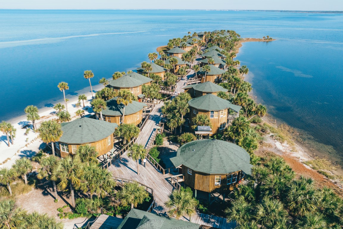 Resort on Private Island That Was Once A Pirate Hideaway On the Market for $50 Million: A stunning resort on an island that once was the hideaway of notorious pirate Black Sam Bellamy has… dlvr.it/T6NgbK #RealEstate #Florida via @OceanHomeMag AlmostHomeFL.com