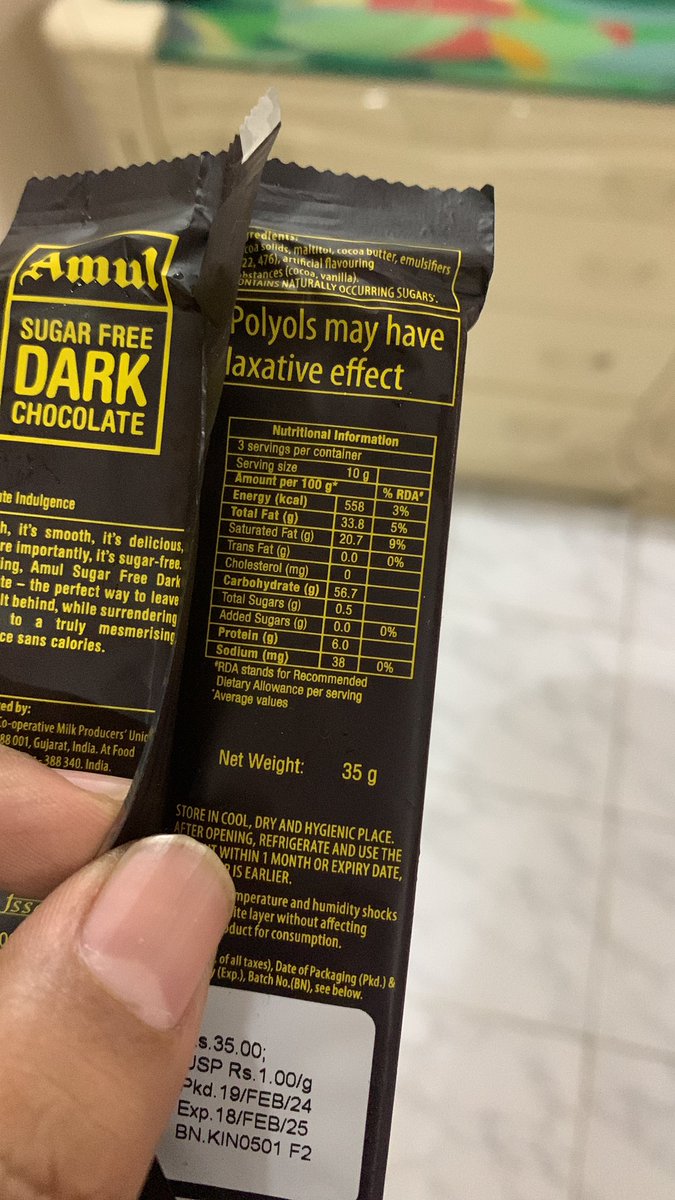 Just realized.. Amul sugar free dark chocolate has more calories than regular Amul Dark Chocolate with Sugar! 

Its crazy how 'Sugar Free' marketing dupes us! 

#amul #Amul #amulchocolate #amuldarkchocolate #chocolate #darkchocolate