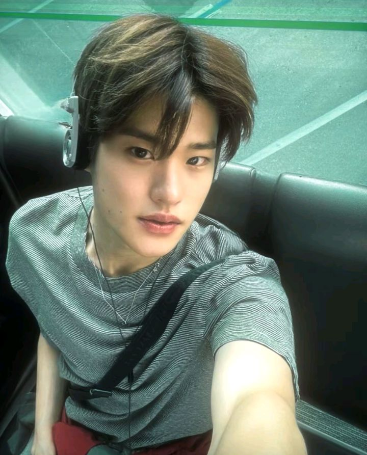 com base nisso, você amigaria comigo?

⌗  nome: arthur
⌗  idade: 20
⌗  mbti: infj
⌗  hobbies: assistir dramas, conversar na net, testar coisas novas
⌗  gênero fav: kpop, hip hop, r&amp;b
⌗  linguagem do amor: atos ou gestos de serviço
⌗  estado civil: namorando
