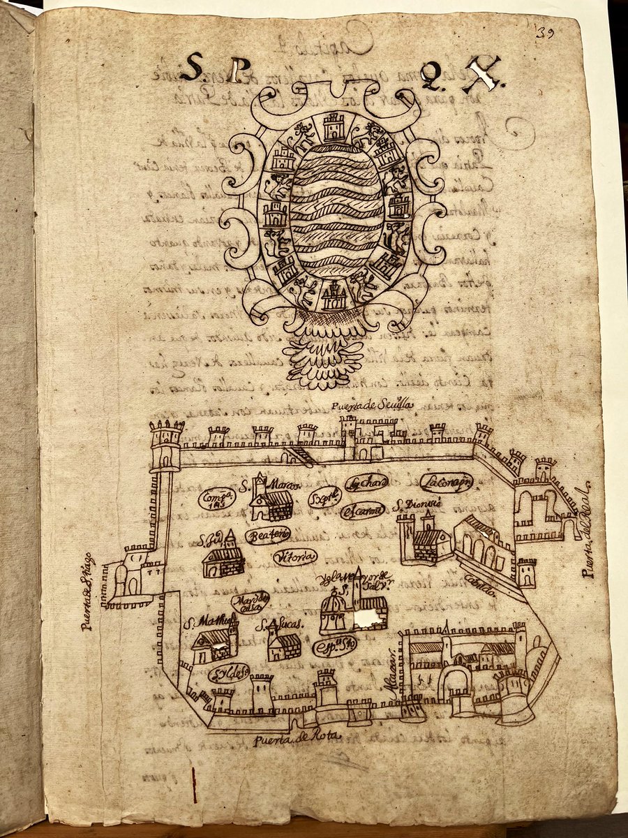 Hoy hemos concluido la visita al @JerezArchivo con el segundo grupo de alumnos de Paleografía de 1° de Historia de @univcadiz. Entre sus documentos medievales, sin duda ha destacado el registro notarial de 1392 del escribano público jerezano Lope Martínez. Gracias a @archivojerez