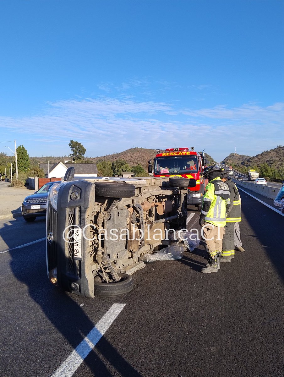 #Casablanca #Accidente #Ruta68 km76/600 dirección #Valparaiso, volcamiento de vehículo menor sin lesionados. 🚒 @INF0SCHILE @ChileInfo5 @djgraff_German @ViveCASABLANCA