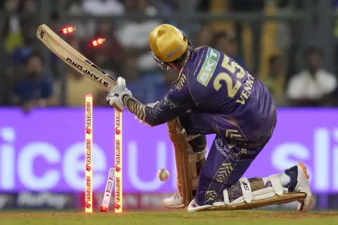 Both team getting bowled-out in an IPL match

2010: RR vs DEC
2017: KKR vs RCB
2018: SRH vs MI
2024: KKR vs MI*

#IPL #IPL2024 #Cricket #CricketTwitter #MIvKKR #KKRvMI #MIvsKKR #KKRvsMI