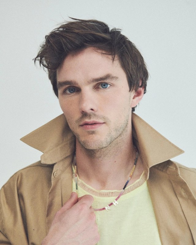 Nicholas Hoult. Ho visto un paio di cosette solo per lui 🫶🏻