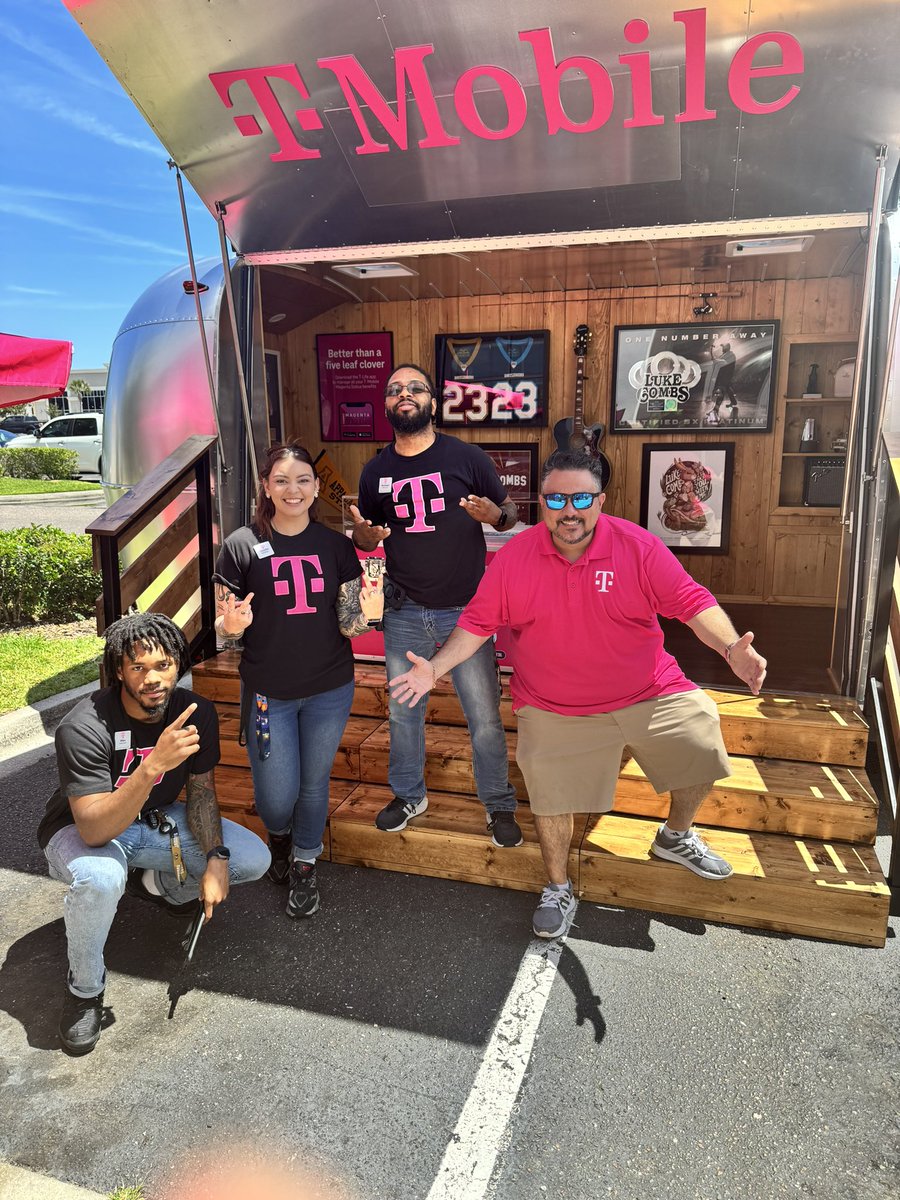 Carlos Solis (@carlossolis) on Twitter photo Great partnership with <a href="/TMobile/">T-Mobile</a> Marketing Team and <a href="/lukecombs/">Luke Combs 🎤</a>! The Jacksonville Team is excited to bring this amazing customer experience and the chance to see Luke in concert tonight & tomorrow! <a href="/EddiePryor7/">Eddie Pryor</a> @JacksonTingley <a href="/ChartierDoug/">Doug Chartier</a> <a href="/JonFreier/">Jon Freier</a> <a href="/MikeSievert/">Mike Sievert</a> #FloridaNorth Great partnership with <a href="/TMobile/">T-Mobile</a> Marketing Team and <a href="/lukecombs/">Luke Combs 🎤</a>! The Jacksonville Team is excited to bring this amazing customer experience and the chance to see Luke in concert tonight & tomorrow! <a href="/EddiePryor7/">Eddie Pryor</a> @JacksonTingley <a href="/ChartierDoug/">Doug Chartier</a> <a href="/JonFreier/">Jon Freier</a> <a href="/MikeSievert/">Mike Sievert</a> #FloridaNorth