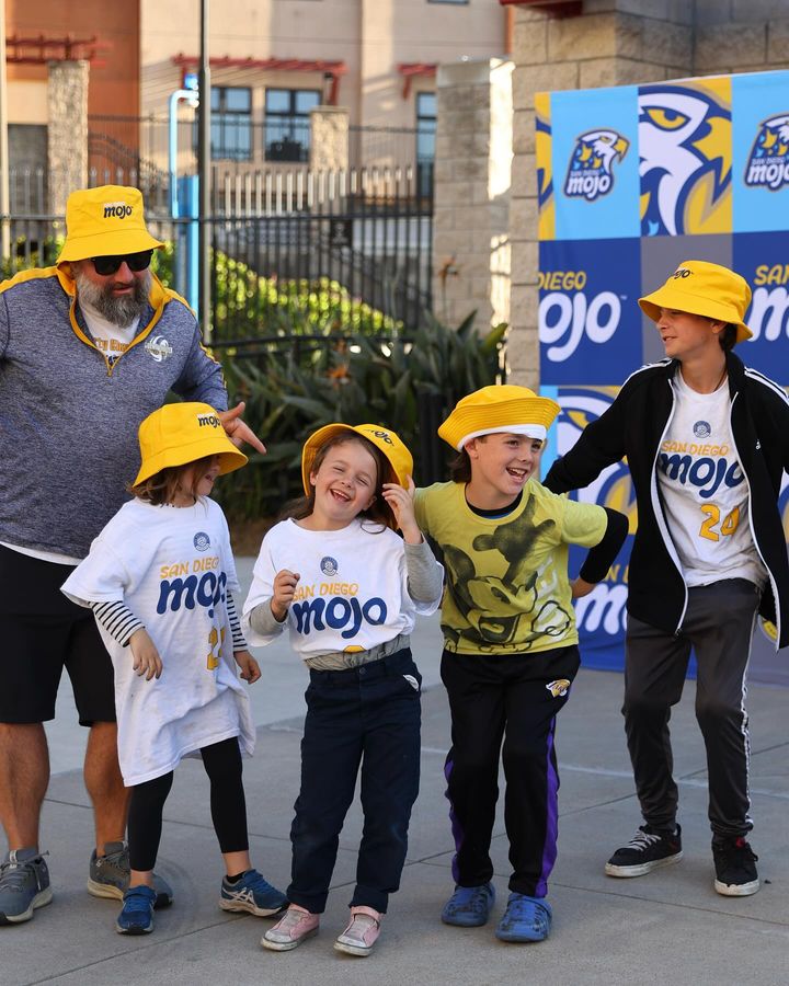 happy fan friday 🫶😄

#MojoNation, what’s been your favorite Mojo giveaway item so far?! 👀 You have ONE LAST CHANCE to get some FREE Mojo swag by being one of the FIRST 1,000 fans at Tuesday’s match! 💛👕

5/7 @ 7PM🎟️: ProVolleyball.com/MojoTix

#SanDiegoMojo #WeAreMojo #LFGSD