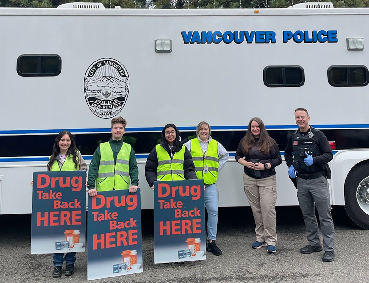 Thanks to everyone who dropped off unwanted medications at last weekend's drug take-back event. 💊 The results are in and... 🥁 a total of 1,940 POUNDS of medications and 596 POUNDS of sharps/syringes were collected from 600 community members. Great job, SW WA! 💪 #vanpoliceusa