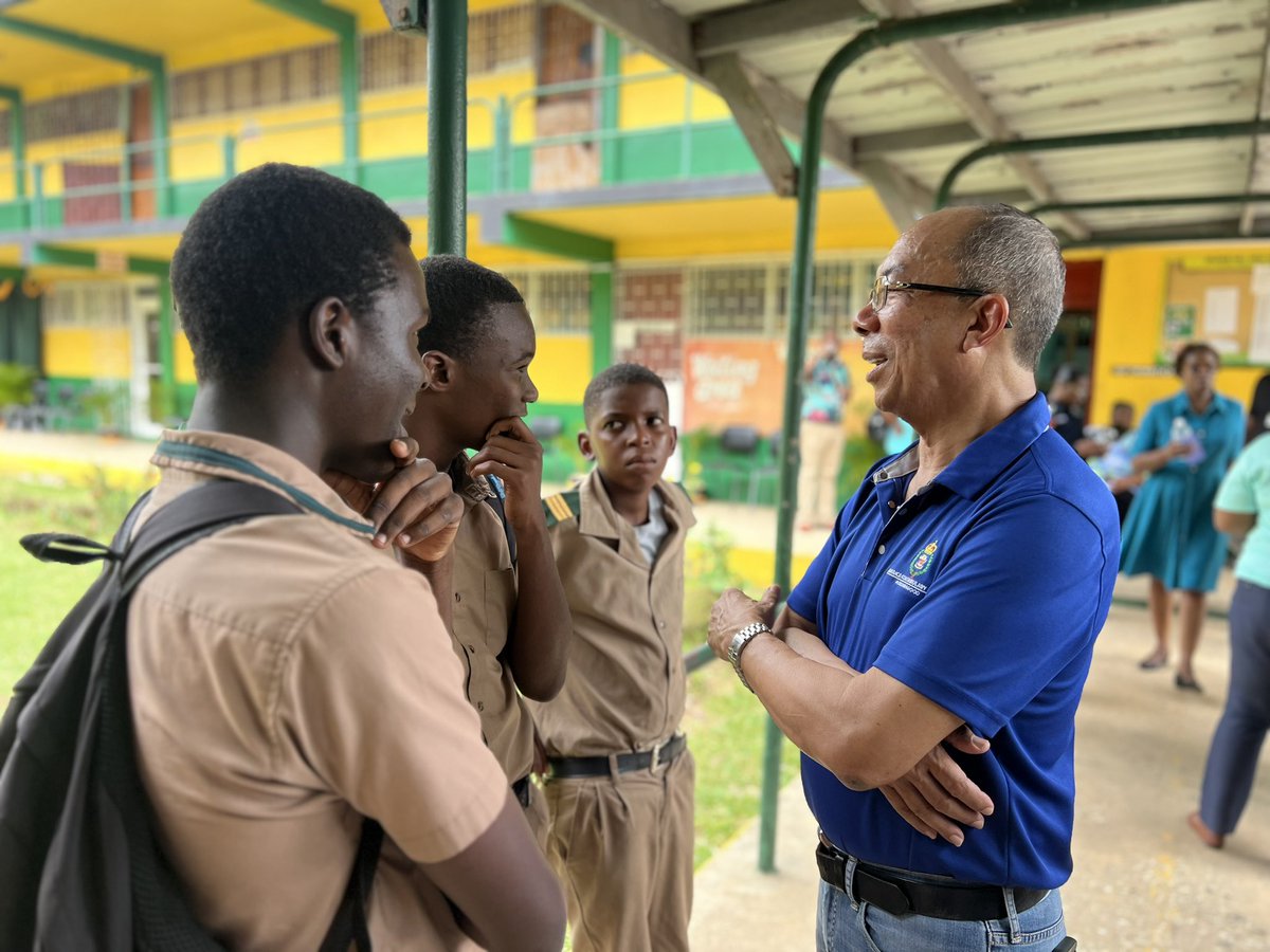 #HappeningNow: The Hon. Dr. Horace, Hon. Fayval Williams, Permanent Secretary, Ambassador Alison Stone Roofe & Commissioner of Police, Dr. Kevin Blake visit the Grange High School & neighboring schools in Grange Hill, Westmoreland.