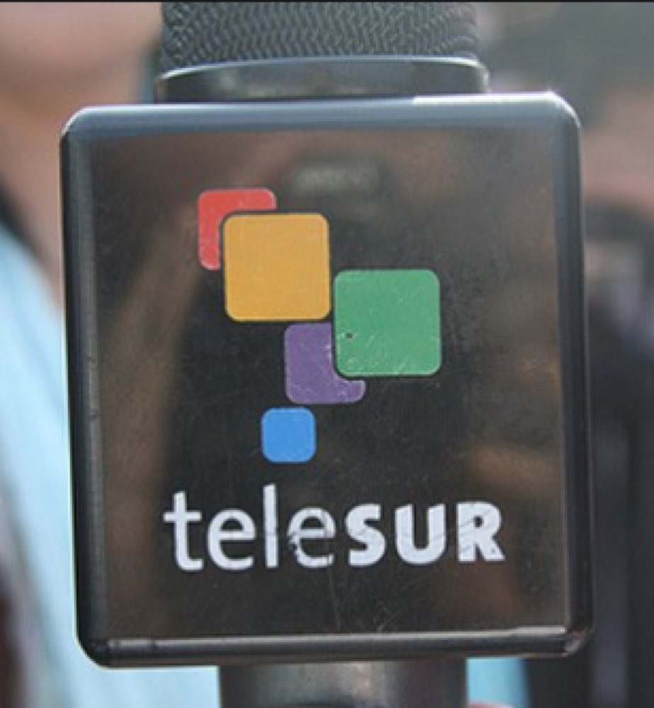 Telesur quedó fuera de la Televisión Digital Argentina. No eligieron cualquier fecha para sacar a Telechávez del aire. #diadelalibertaddeprensa