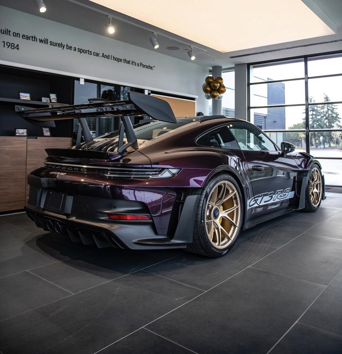 Paint-to-Sample Amethyst Metallic 992 GT3 RS