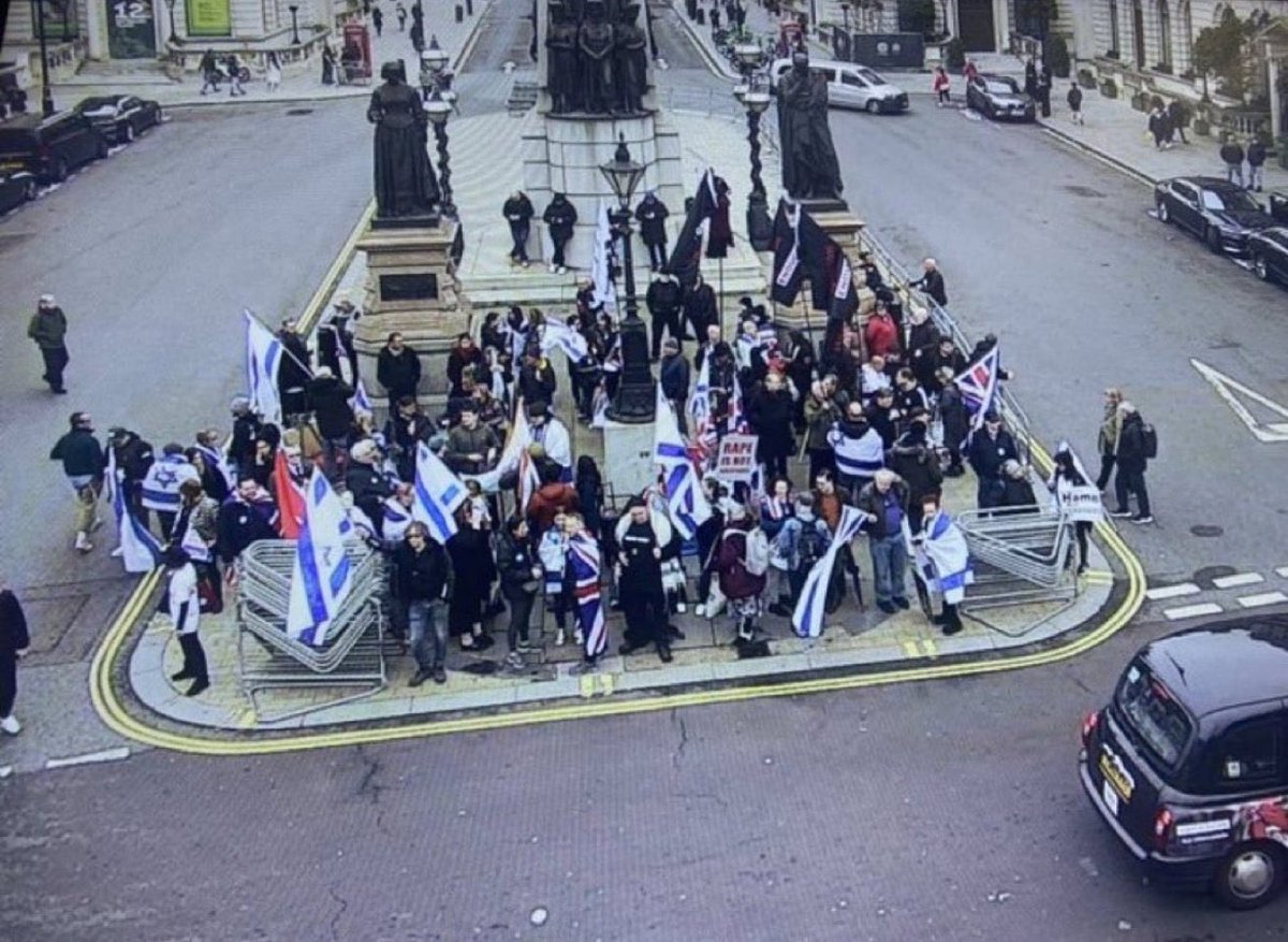 I have to say that pro-Israel protests in the Western world have been massive. They remind me of Nasser’s funeral. (Below: the million-person march for Israel in London).